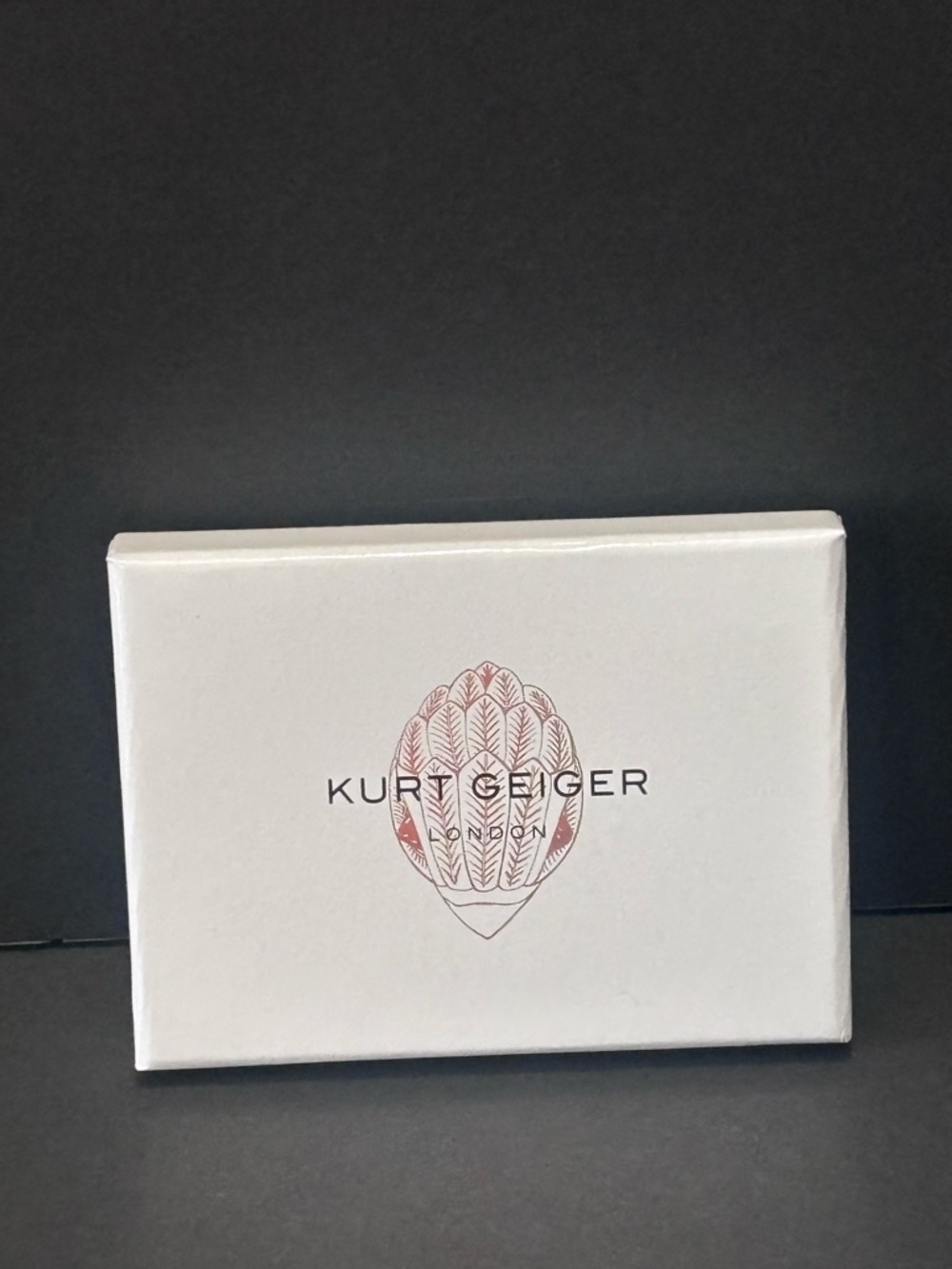 Kurt Geiger Pewter Textured Leather Card Holder NWT & Box - Picture 8 of 8